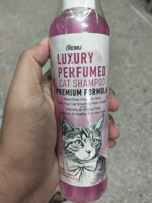 Remo Cat Shampoo 320ml – Gentle Care for Your Furry Friend!