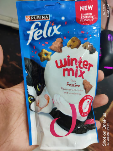 🐾 Felex Crispies winter mix Treat – Crunchy Delight for Your Cat!