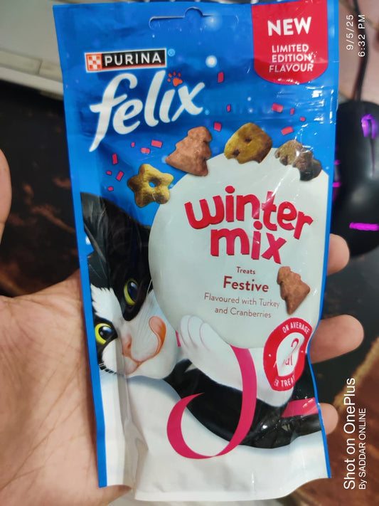 🐾 Felex Crispies winter mix Treat – Crunchy Delight for Your Cat!