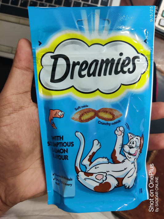 🐾 Dreamies – Irresistible Treats Your Cat Will Beg For!