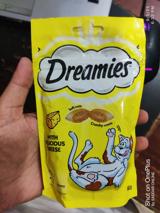 🐾 Dreamies – Irresistible Treats Your Cat Will Beg For!